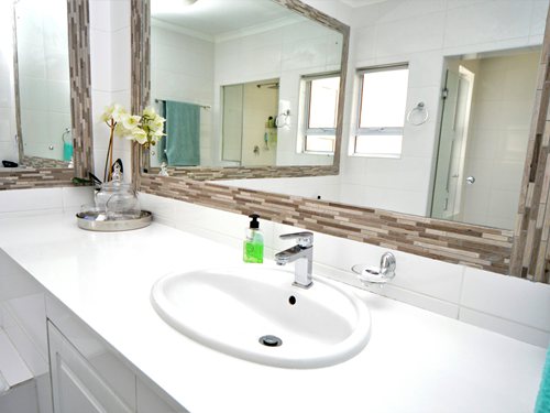 Main bathroom (4)