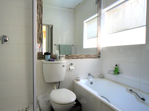 Second Bathroom (4)